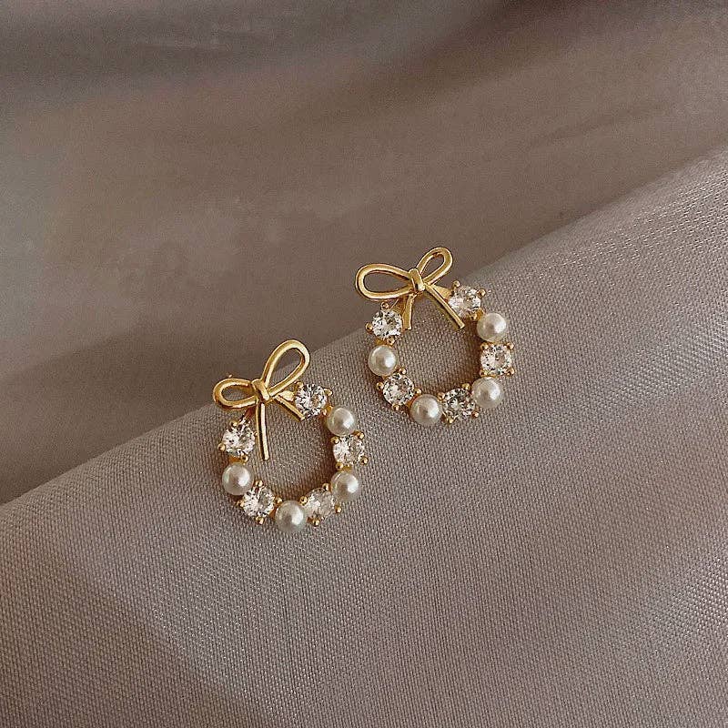 Bow Pearl Stud