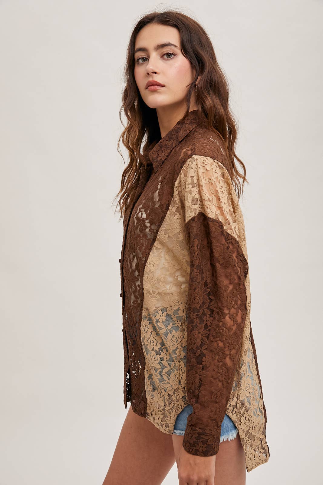 COLOR BLOCK LACE BUTTON DOWN SHIRT