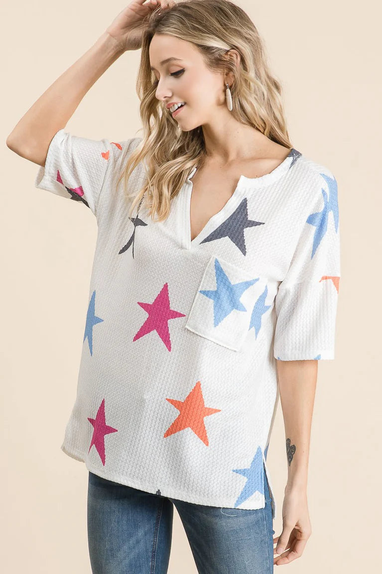 ALL OVER STAR PRINT WAFFLE TOP WITH FRONT POCKET